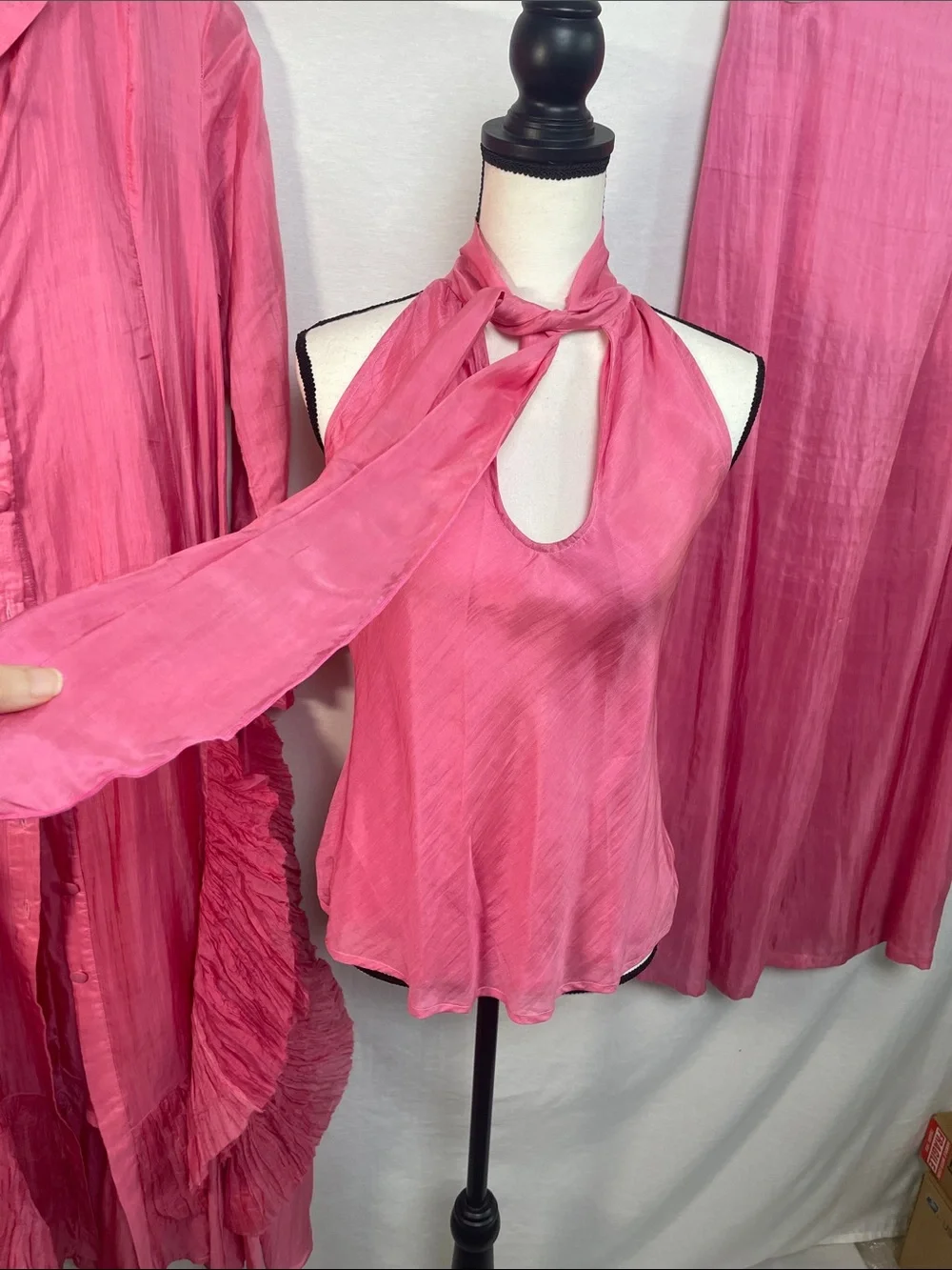 100 % silk 3 pc ruffle Sabina Bach  Palm Desert CA dress bell sleeve tank pants